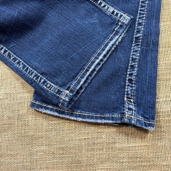 SILVER 'Twisted' Woman's Boot Cut Low-Rise Distressed Jeans W30/L35 - Picture 8 of 11